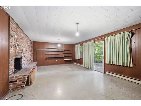 Living - 2041 E 26th Ave, Eugene, OR 97403 photo 5 of 5