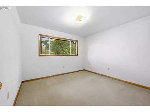Bedroom - 2041 E 26th Ave, Eugene, OR 97403 photo 5 of 8