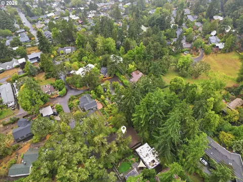 View/Area - 2041 E 26th Ave, Eugene, OR 97403 photo 4 of 5