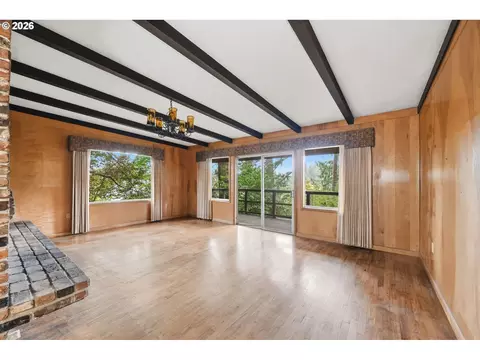 Living - 2041 E 26th Ave, Eugene, OR 97403 photo 1 of 5