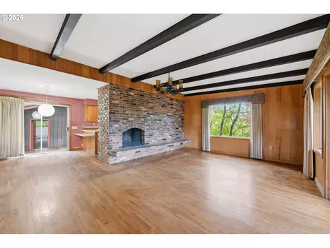 Living - 2041 E 26th Ave, Eugene, OR 97403 photo 3 of 5