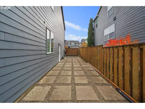 Exterior - 6055 SE 28th St, Gresham, OR 97080 photo 6 of 7