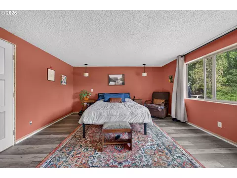 Bedroom - 390 Hunington Ave, Eugene, OR 97405 photo 2 of 4