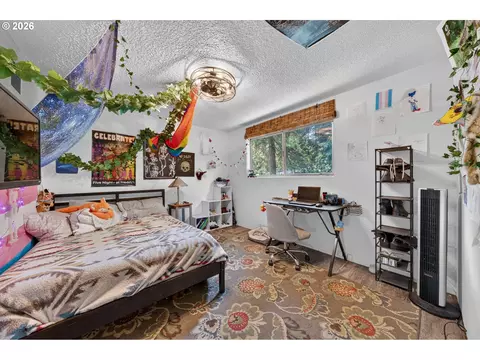 Bedroom - 390 Hunington Ave, Eugene, OR 97405 photo 3 of 4