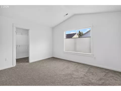 Bedroom - 38417 Redwood St, Sandy, OR 97055 photo 6 of 14