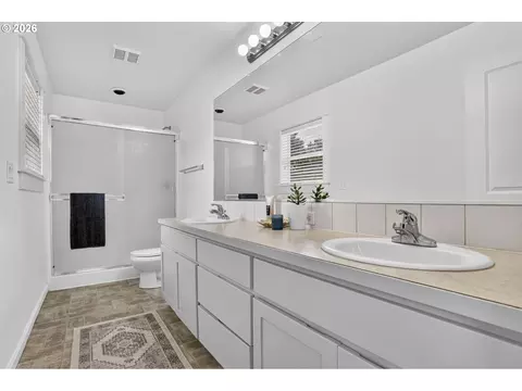 Bath - 38417 Redwood St, Sandy, OR 97055 photo 1 of 2