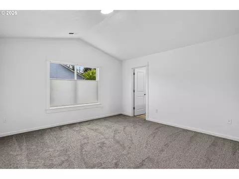 Bedroom - 38417 Redwood St, Sandy, OR 97055 photo 3 of 14