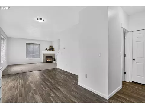 Living - 38417 Redwood St, Sandy, OR 97055 photo 5 of 7