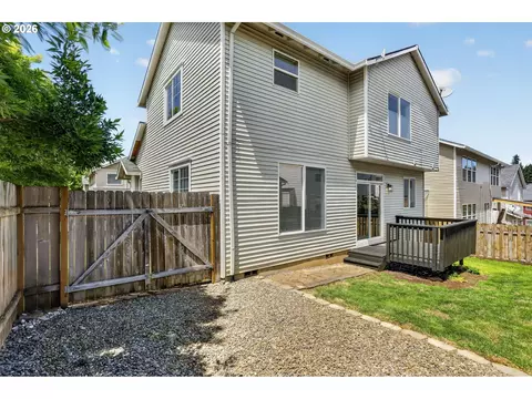 Exterior - 38417 Redwood St, Sandy, OR 97055 photo 4 of 12