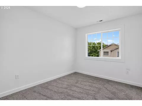 Bedroom - 38417 Redwood St, Sandy, OR 97055 photo 10 of 14