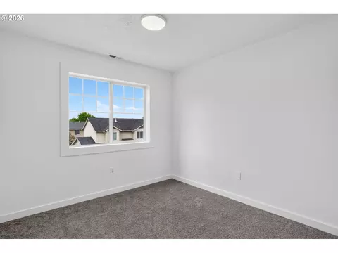 Bedroom - 38417 Redwood St, Sandy, OR 97055 photo 8 of 14