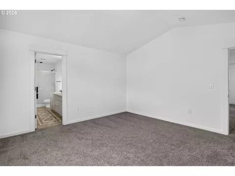 Bedroom - 38417 Redwood St, Sandy, OR 97055 photo 5 of 14