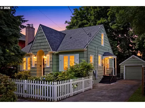 3945 SE Clinton St, Portland, OR 97202