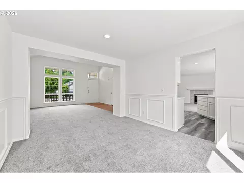 Living - 7580 SW 149th Ave, Beaverton, OR 97007 photo 3 of 4