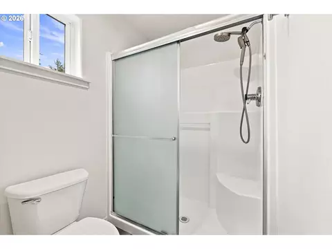 Bath - 7580 SW 149th Ave, Beaverton, OR 97007 photo 3 of 4