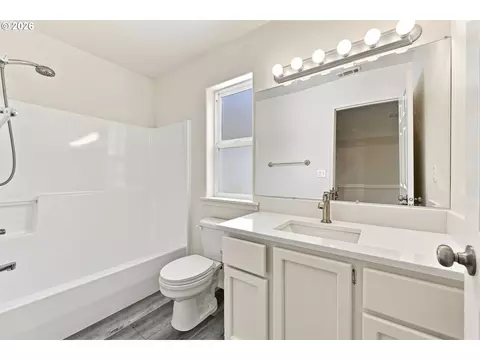 Bath - 7580 SW 149th Ave, Beaverton, OR 97007 photo 4 of 4