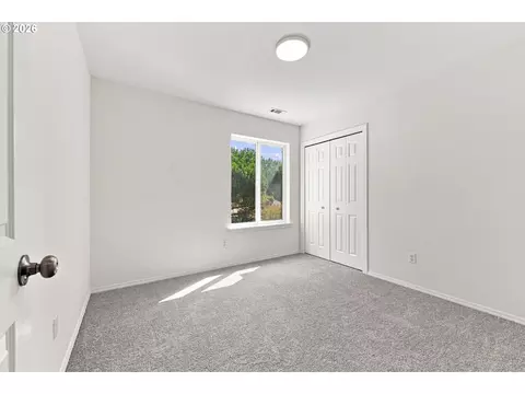 Bedroom - 7580 SW 149th Ave, Beaverton, OR 97007 photo 5 of 7