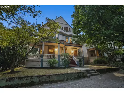 2368 NW Lovejoy St, Portland, OR 97210