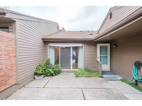 1229 NW Michelbook Ln, Mcminnville, OR 97128