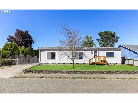 311 May St, Molalla, OR 97038