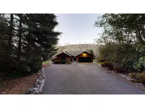 308 Winchuck River Rd, Brookings, OR 97415