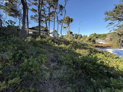 arago st, Florence, OR 97439 photo 5