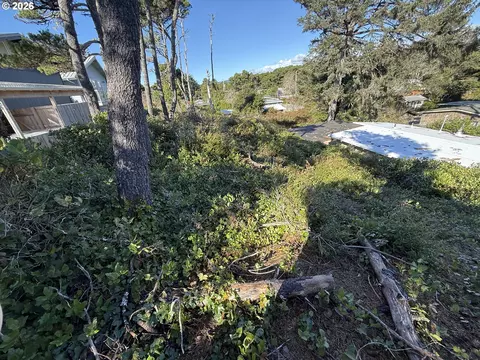 arago st, Florence, OR 97439 photo 6
