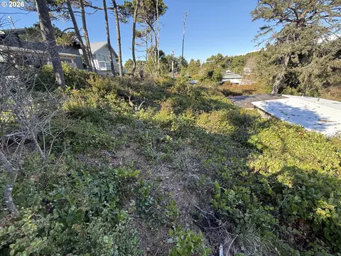 arago st, Florence, OR 97439 photo 4
