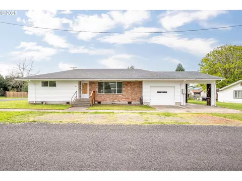 301 Cedar St, Toledo, WA 98591