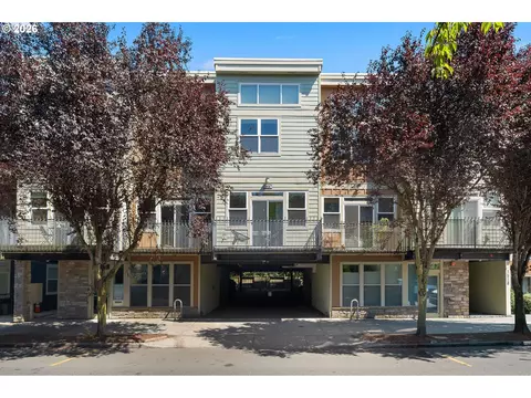 7520 SE Milwaukie Ave #201, Portland, OR 97202