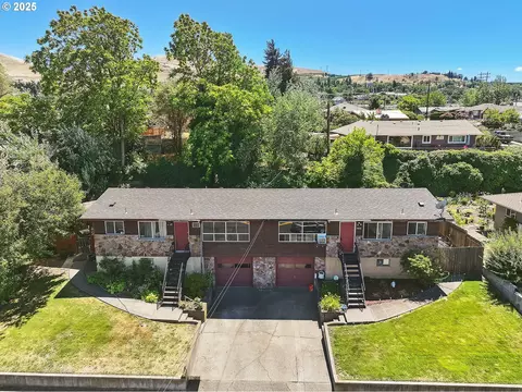 1906 E 10th St, The Dalles, OR 97058