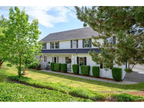 721 S Park St, Carlton, OR 97111