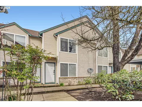 2501 E 2nd St, Newberg, OR 97132