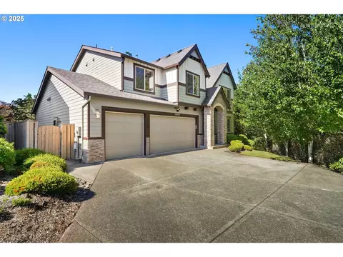 10950 SE Celano Ct, Happy Valley, OR 97086