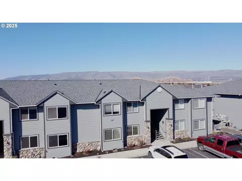 240 Lone Pine Ln #8, The Dalles, OR 97058
