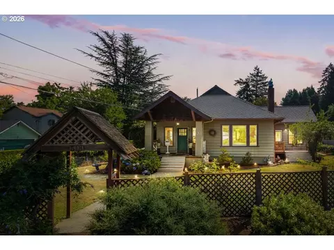 Exterior - 518 SE Roberts Ave, Gresham, OR 97080 photo 3 of 11