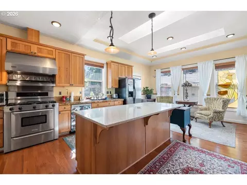 Kitchen - 518 SE Roberts Ave, Gresham, OR 97080 photo 1 of 4