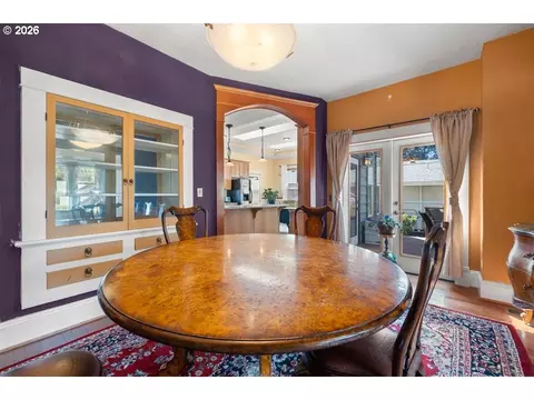 Dining - 518 SE Roberts Ave, Gresham, OR 97080 photo 1 of 3
