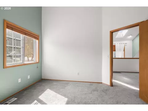 Bedroom - 518 SE Roberts Ave, Gresham, OR 97080 photo 7 of 7