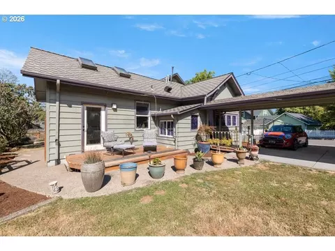 Exterior - 518 SE Roberts Ave, Gresham, OR 97080 photo 9 of 11