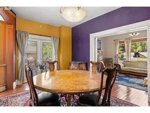 Dining - 518 SE Roberts Ave, Gresham, OR 97080 photo 2 of 3