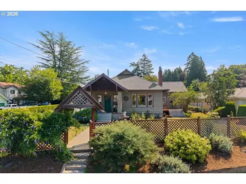Exterior - 518 SE Roberts Ave, Gresham, OR 97080 photo 4 of 11