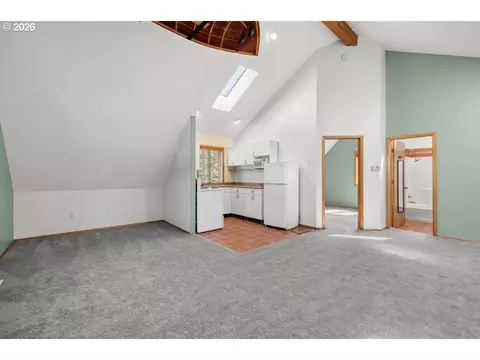 Living - 518 SE Roberts Ave, Gresham, OR 97080 photo 6 of 7