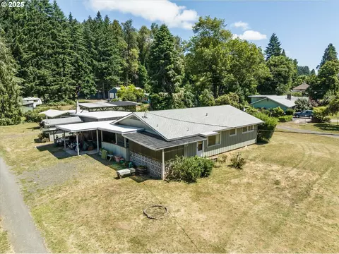 42787 Mckenzie Hwy, Leaburg, OR 97489