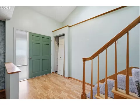 Entry Way - 522 65th St, Springfield, OR 97478 photo 1 of 1