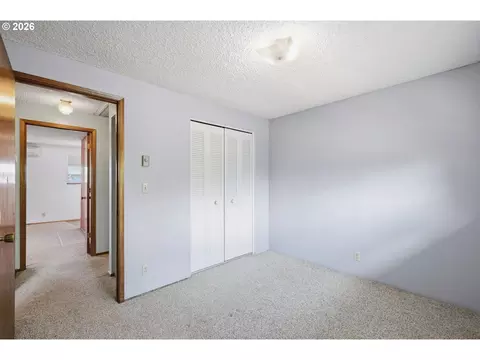 Bedroom - 522 65th St, Springfield, OR 97478 photo 5 of 5
