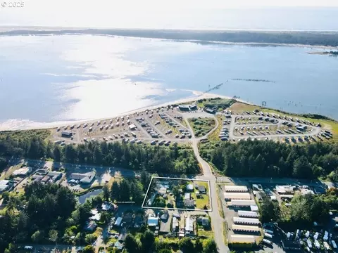 92392 Cape Arago Hwy, Coos Bay, OR 97420