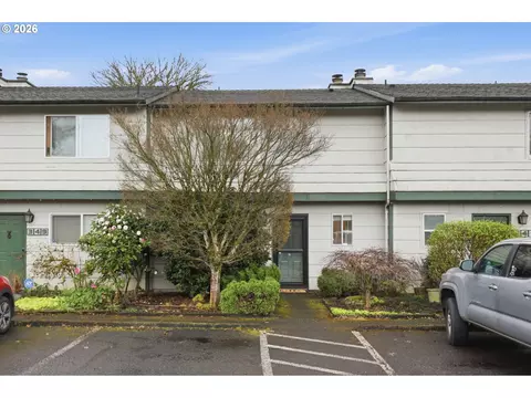 345 NE 105th St, Vancouver, WA 98685