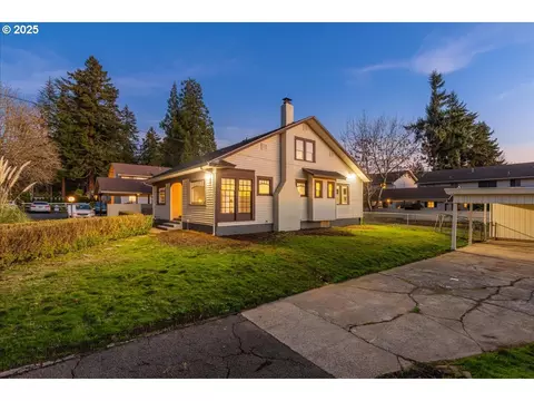 3020 SE Chestnut St #16, Milwaukie, OR 97267