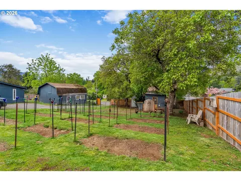 11 Second St, Carson, WA 98610 photo 3